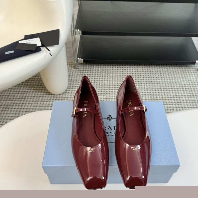 Pra*a flat shoes